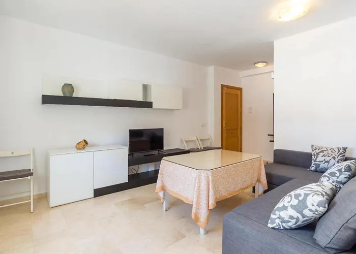 Holidays2Malaga Ventura Apartment Close Old Town